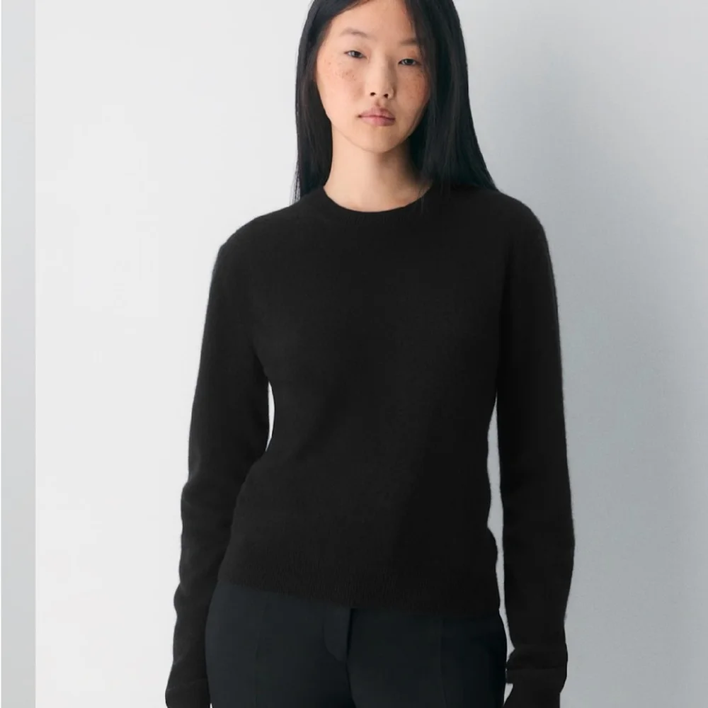 aritzia Black Cashmere Sweater classic small - Picture 10 of 10